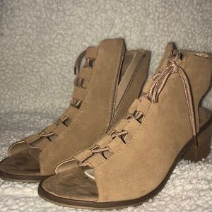 STEVE MADDEN OPEN TOE BOOTIES